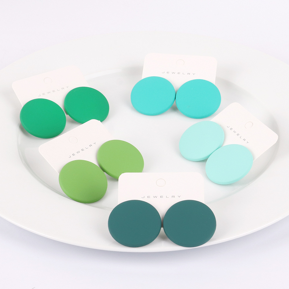 Fashionable and exaggerated colorful rubber lacquer round earrings, acrylic simple and versatile rubber lacquer stud earrings with a comfortable touch Item Picture