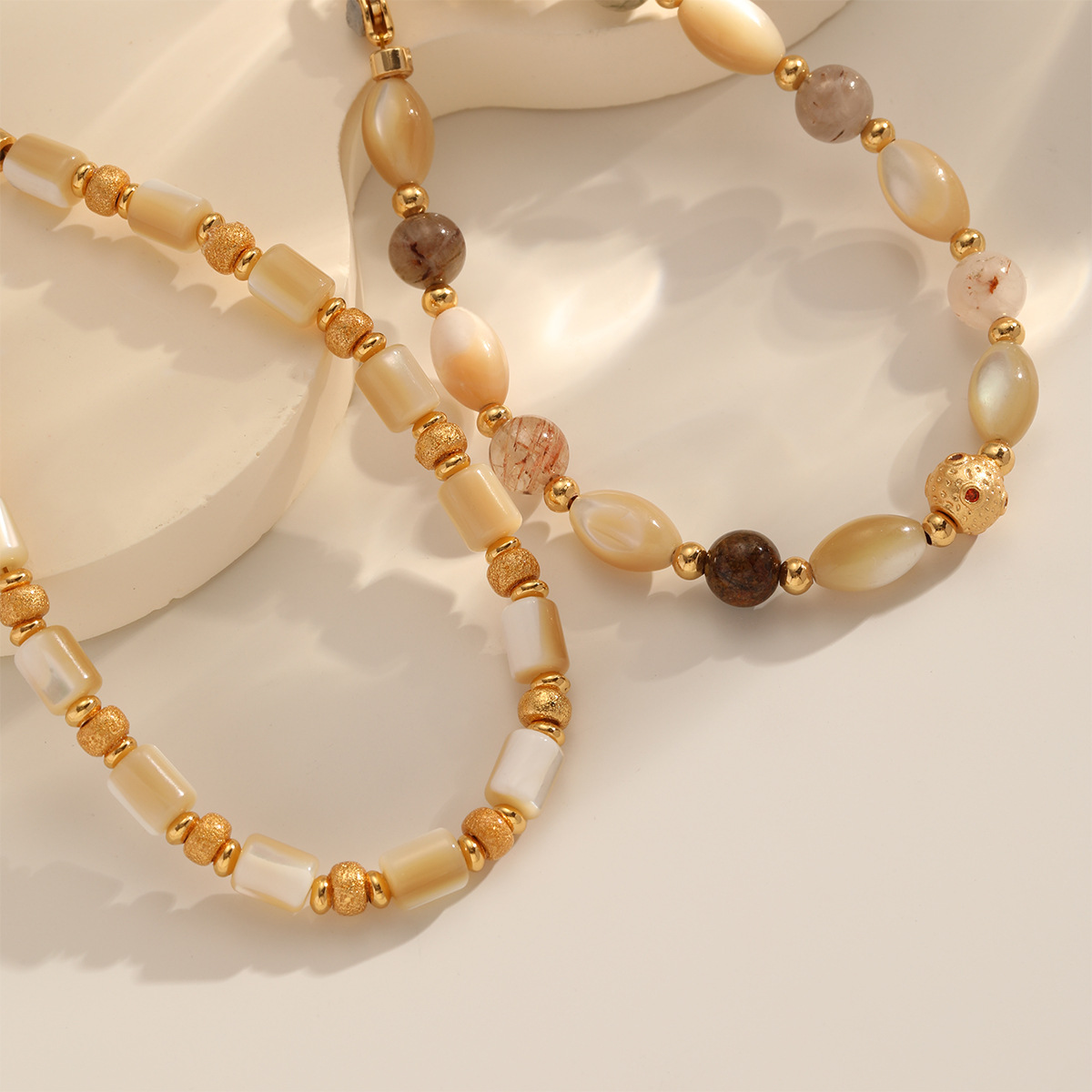 Nasha Cross-border Exclusive white Pearl simple and elegant bracelet for women, unique, niche and high-end shell stone gilt bracelet details Picture