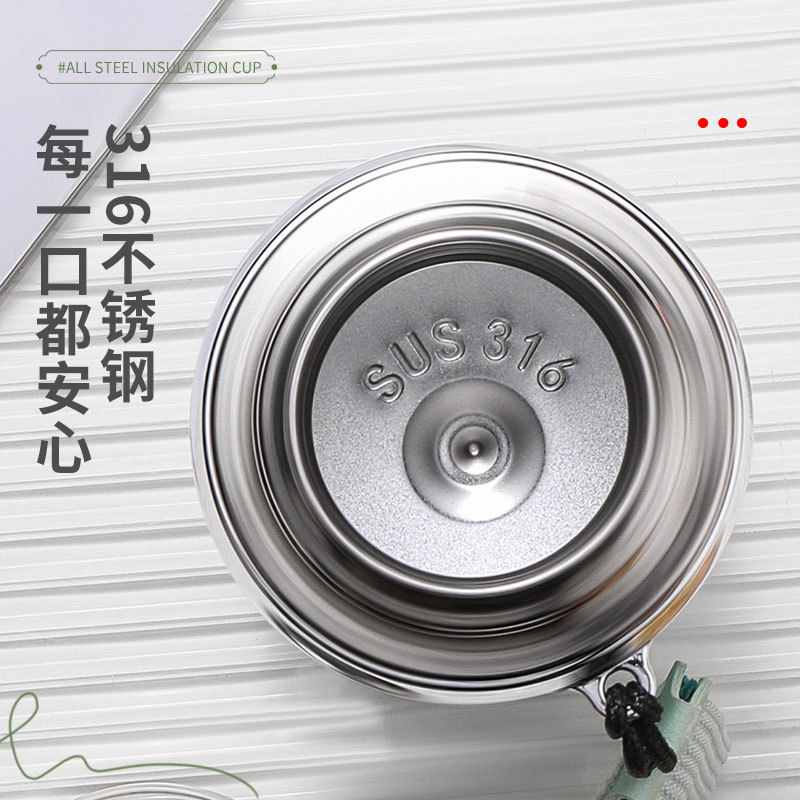 316 stainless steel large-capacity insulated cup, small steel cannon outdoor sports water bottle, portable rope tea brewing Roman cup Application Scenario