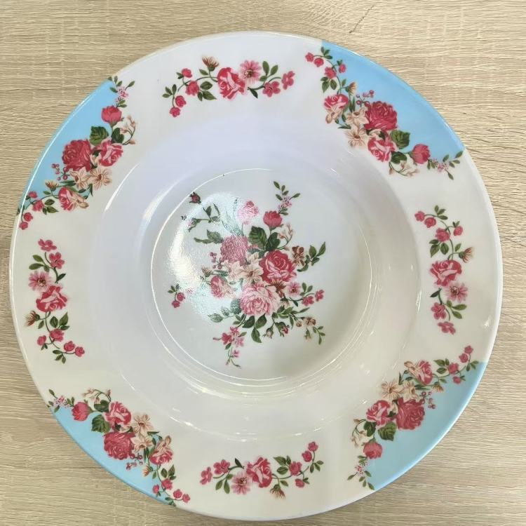 The simple wavy deep plate restaurant's Western-style soup and dish dual-purpose plate table has a high level of appearance details Picture
