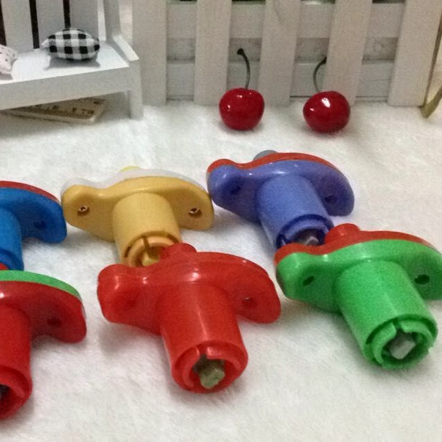 Imitation wood gyroscope transmitter, spare transmitter, children's gift, kindergarten, night market, street stall wholesale supply