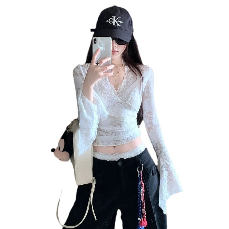 女针织衫黄色/夏季女短袖/衬衣女宽松百搭/蕾丝蝴蝶结/女裙白底实物图