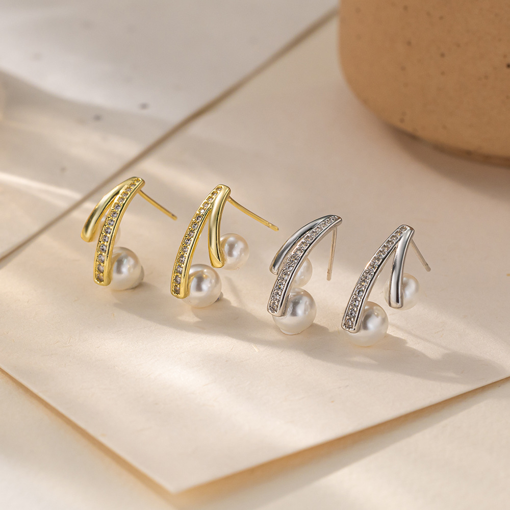 饰品/耳饰/耳钉/耳棒/珍珠耳钉细节图