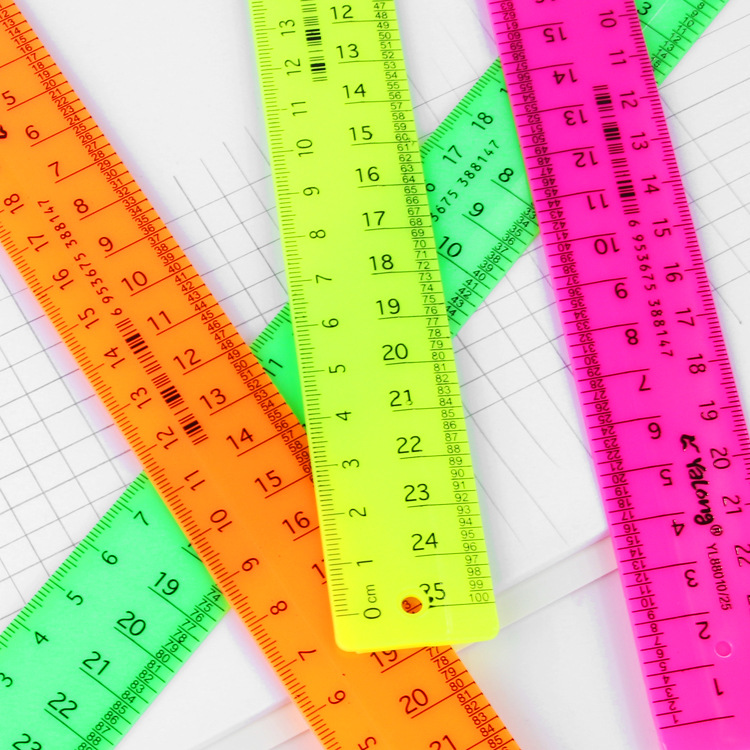 لوازم مدرسية للتلاميذ في المدارس التي تبلغ مساحتها 25 سنتيمترا من البلاستيك اللاوني اللون عبر الحدود في ياون Application Scenario