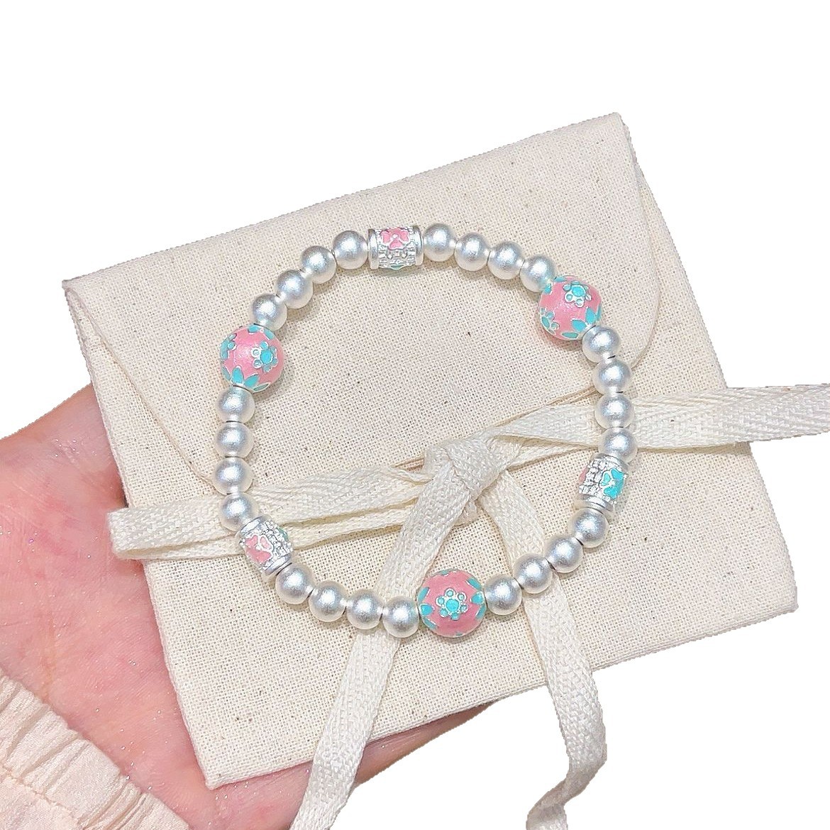 The lotus pod flower round ball bracelet plated with Miao silver and hidden silver is a fashionable, trendy, unique and versatile birthday gift with a light luxury and exquisite feel Item Picture