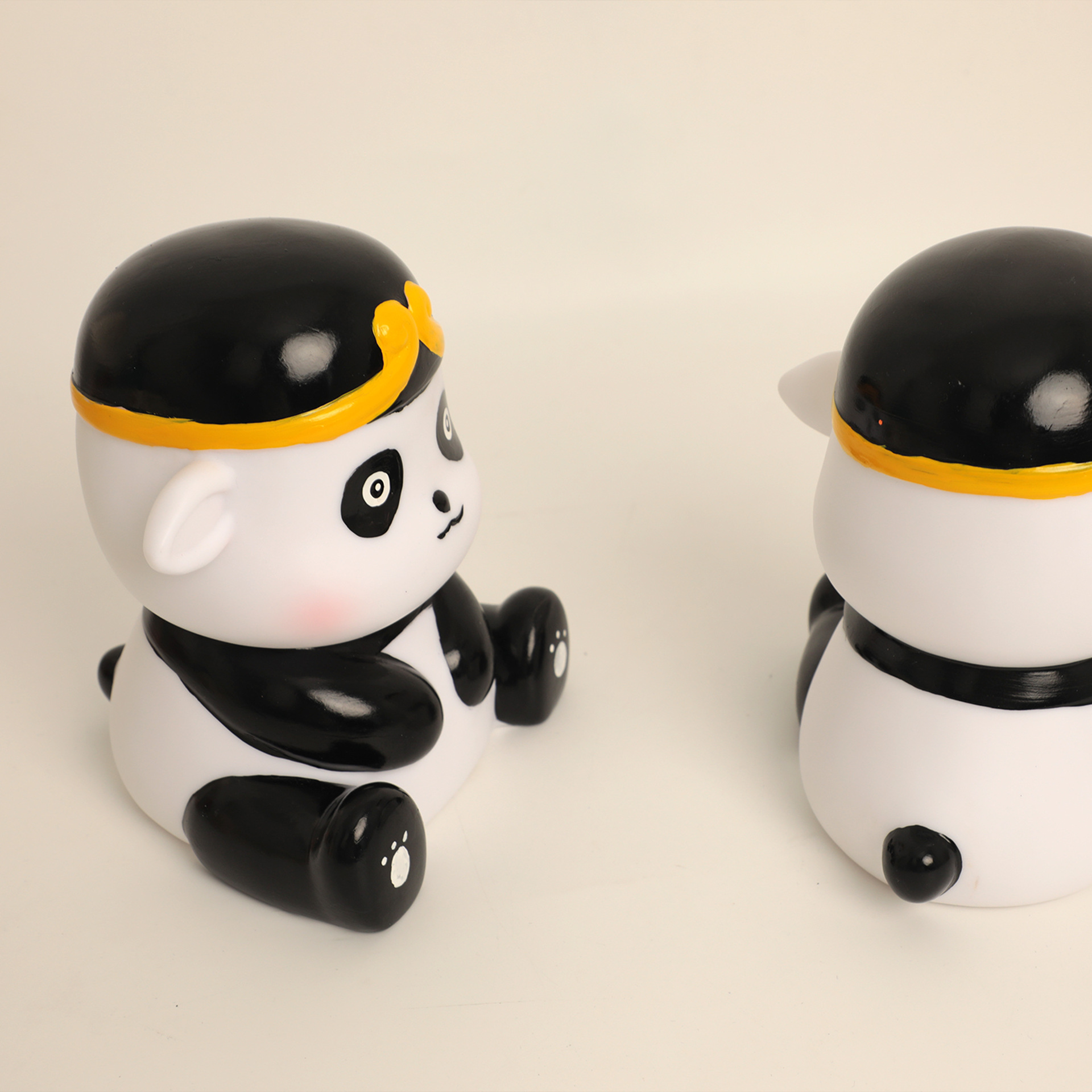 New and unique cartoon Eight Precepts Panda Pinching Le PI Xiang toy prank, can make sounds and scream prank toys wholesale
