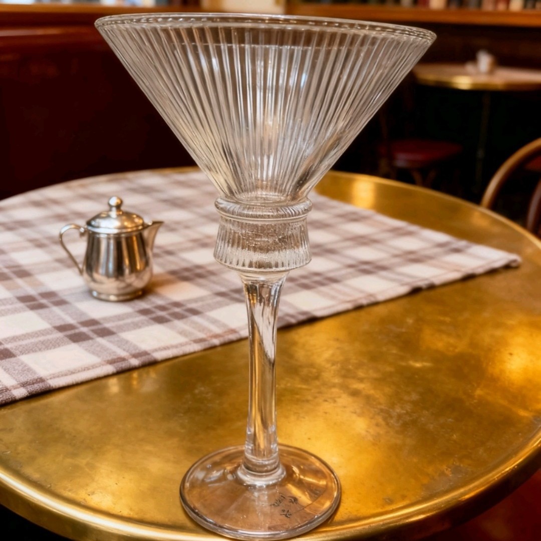 Nordic vertical striped cinched waist Ins-style wine glass, high appearance level wine glass, water glass, golden belt decanter, cocktail glass Specification image