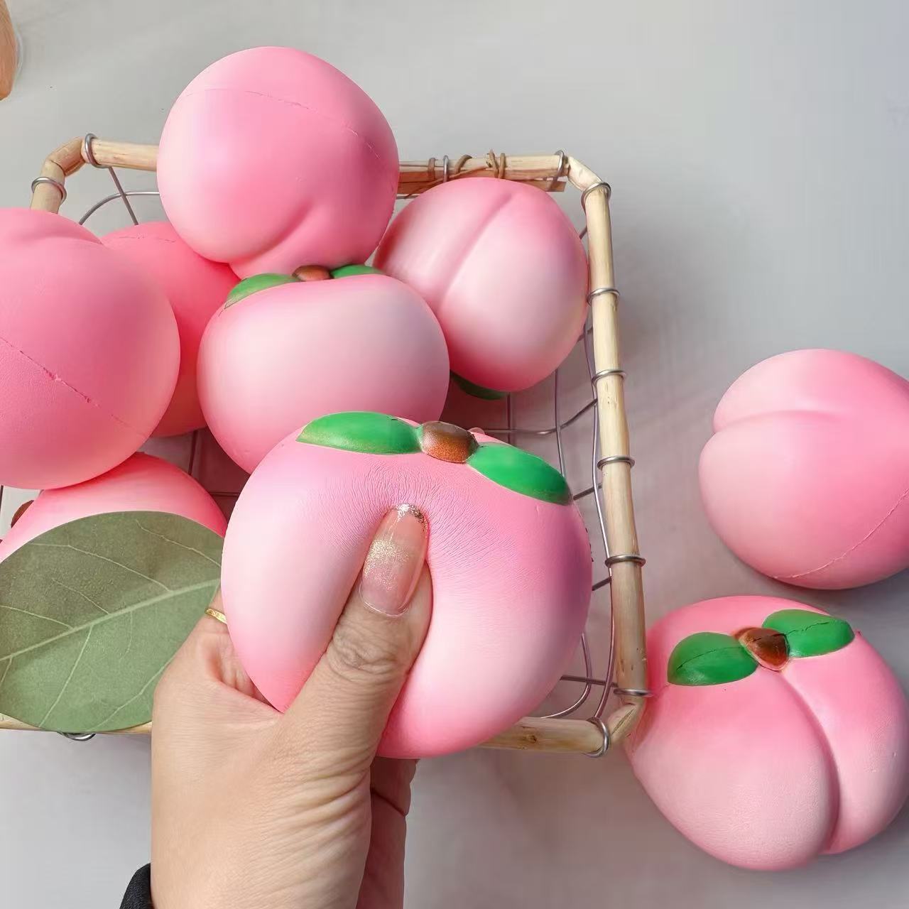 squishy食物慢回弹玩具蛋糕吐司面包肌无力吸手指捏捏乐解压玩具