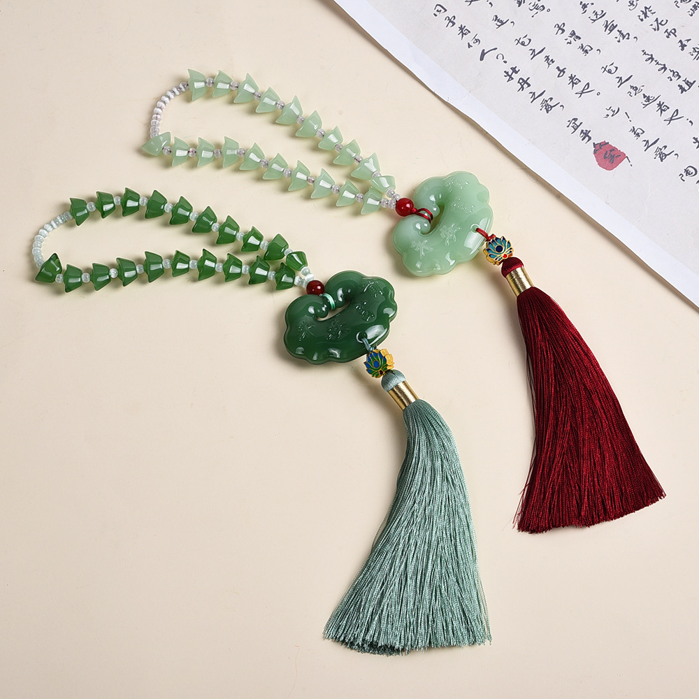 High-end car pendants, safety lock pendant accessories, car pendants, ingots, beads, tassels, car supplies Application Scenario