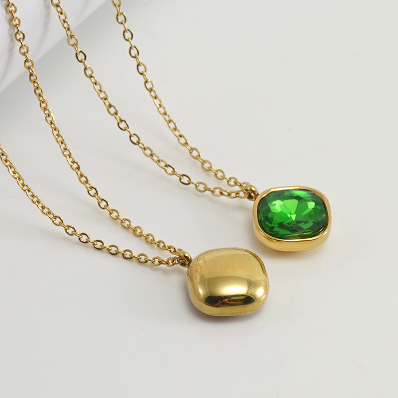 Customized Amazon fashionable and elegant geometric titanium steel necklace for women, European and American 18K stainless steel irregular zircon pendant details Picture