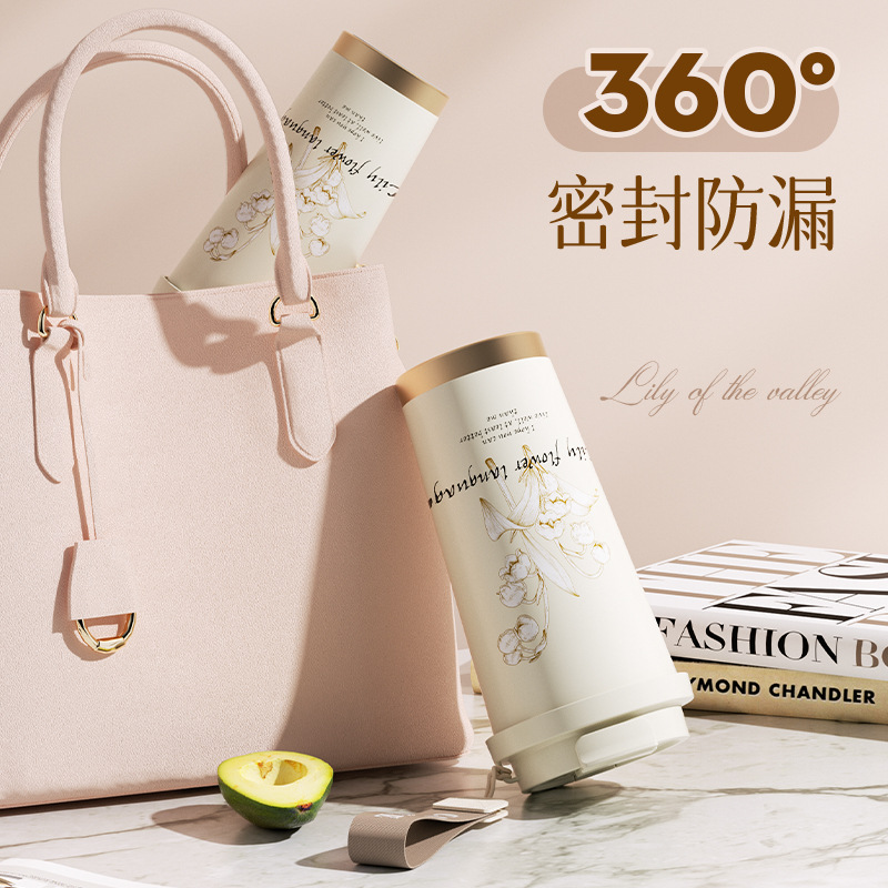 塑料杯实物图