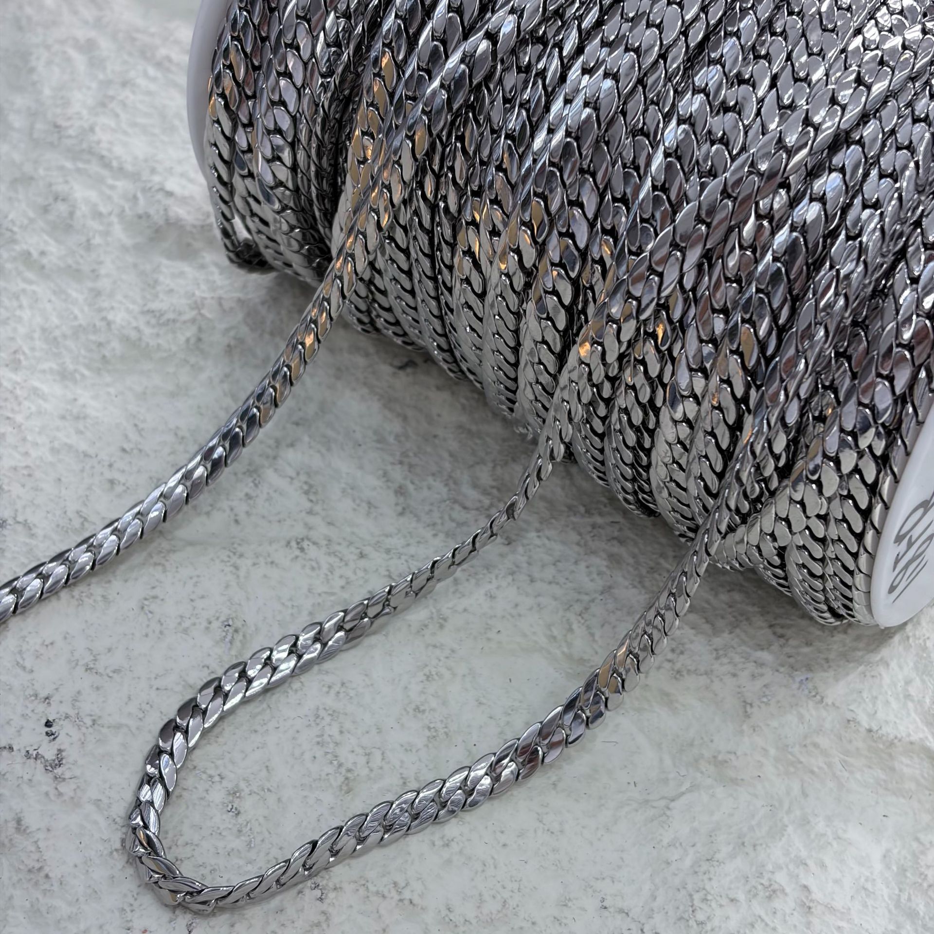 Encrypted NK snake bone chain, titanium steel flat snake chain, diy jewelry accessories, coiled plain chain, necklace, bracelet, chain wholesale Application Scenario
