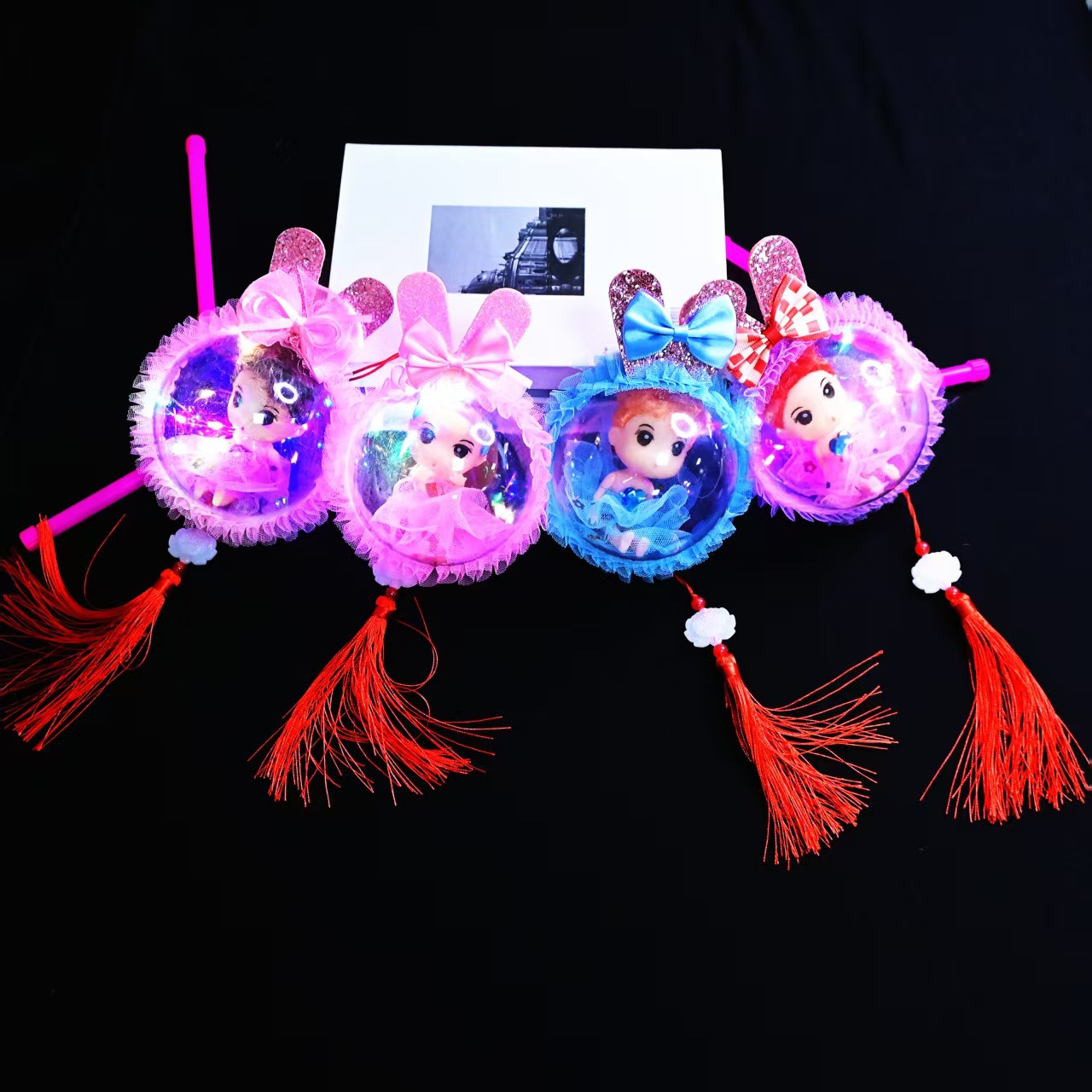 Wholesale of 2025 new hand-held rabbit luminous lanterns, children's starry sky ball lanterns, toys, night market street stalls and small gifts Application Scenario