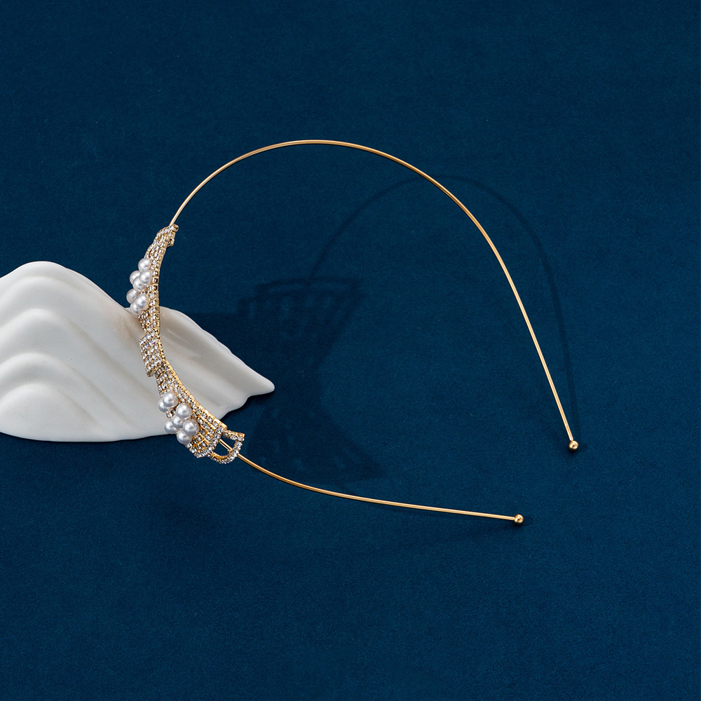 Elegant European and American style water diamond pearl bow headband, a versatile headband for women's fashion trends, gold-plated headwear and hair accessories Specification image