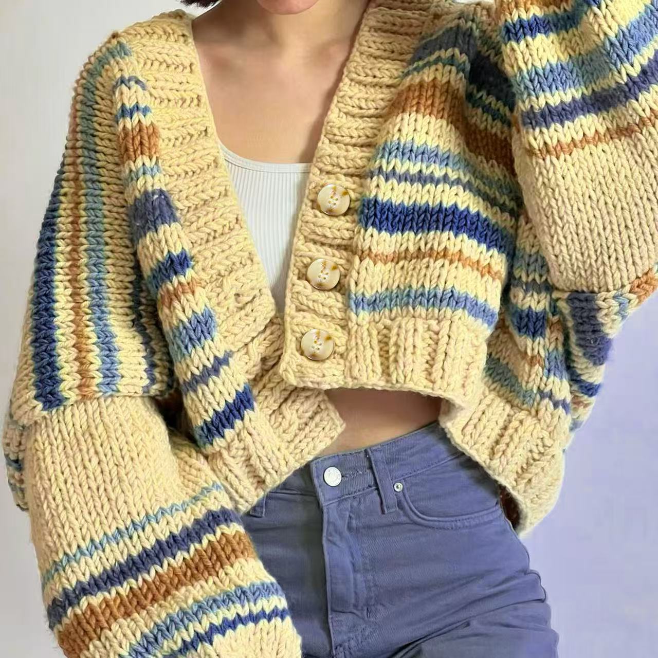 Cross-border Europe and America 2025 Early Autumn new women's clothing laid-back V-neck contrasting color loose knitted cardigan sweater coat Specification image