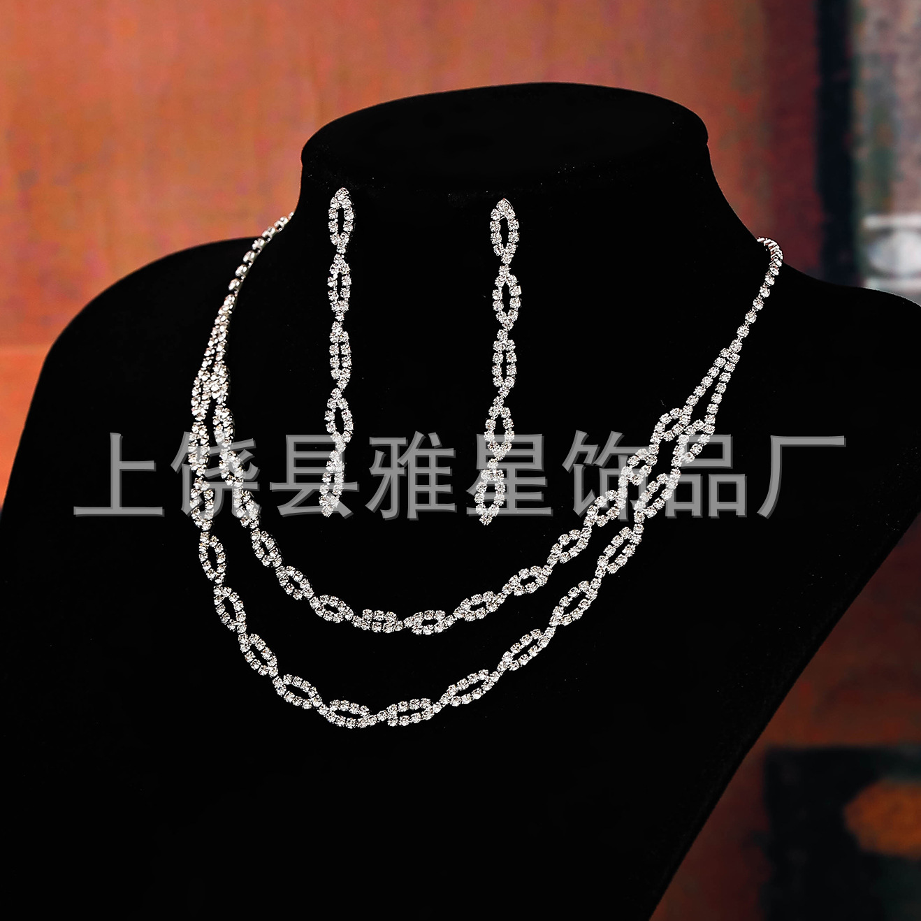 欧美跨境时尚爪链女士珠宝轻奢珠宝配饰饰品2件套装项链耳环套装产品图