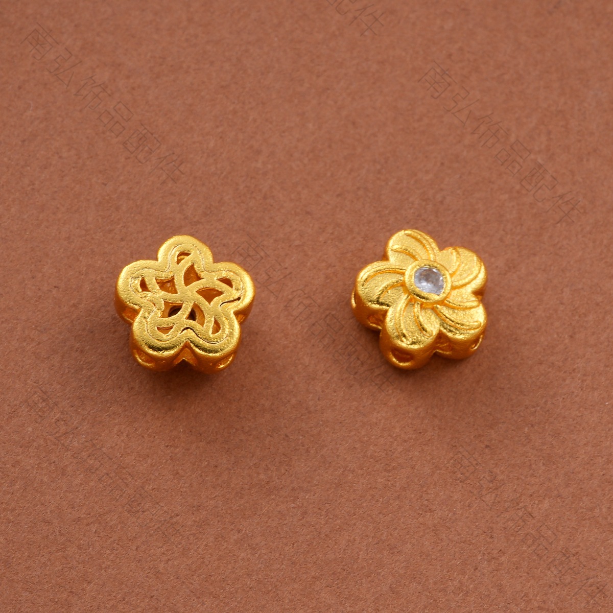 Ancient-style Vietnamese sand gold color retention inlaid zirconium flower bead pendant, bracelet, necklace clasp, DIY jewelry accessories Application Scenario