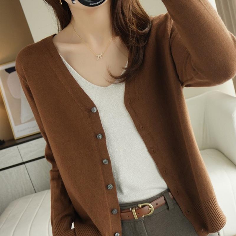 Wholesale 2025 Spring and autumn new knitted sweater V-neck cardigan women's coat solid color loose short style paired with sweater spring Specification image