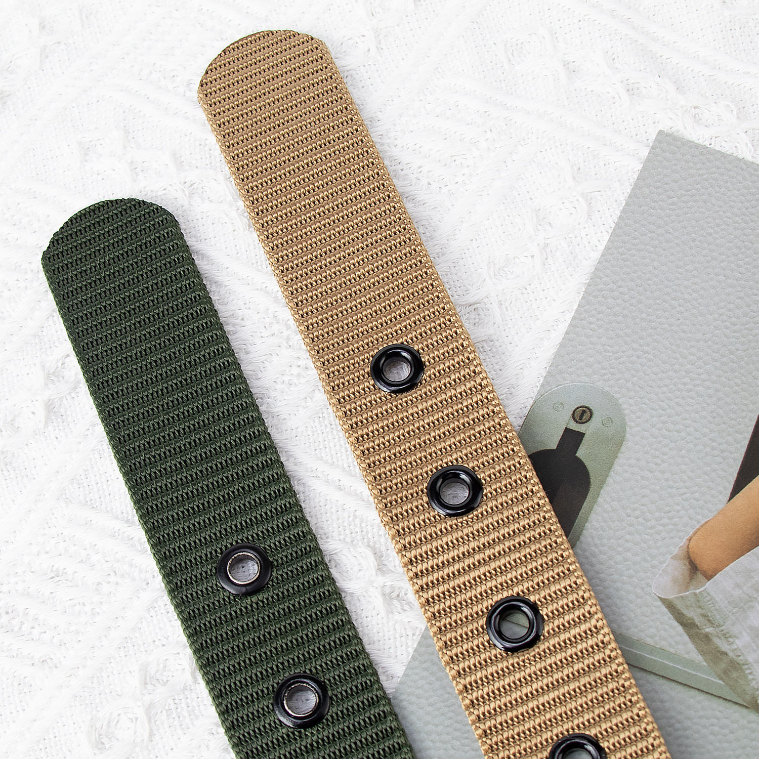 New men's belt with black pin buckle from Wenzhou factory, high-end men's belt, trendy men's wholesale stock Application Scenario