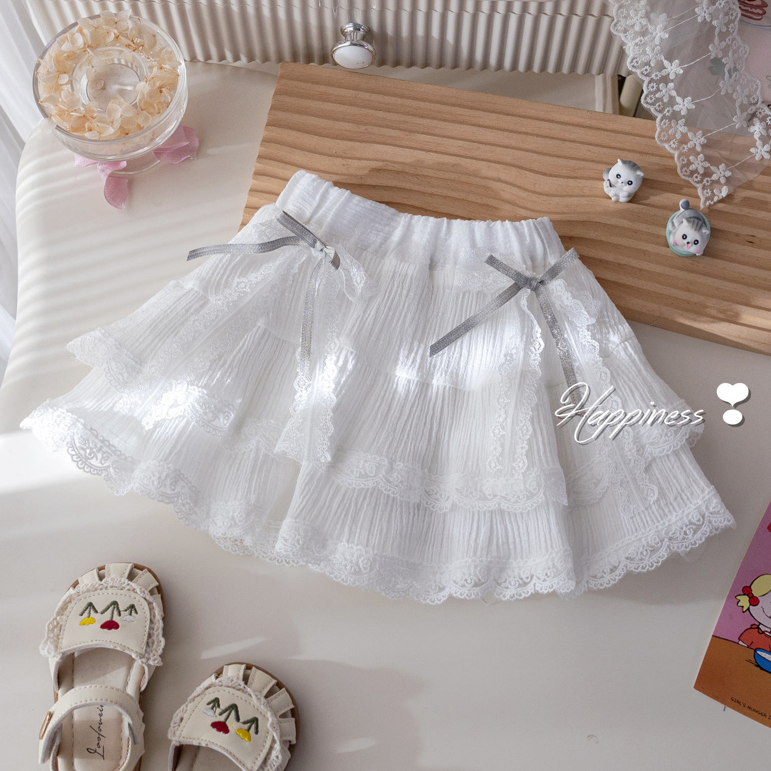 Summer 2026 new Lace lace heavy embroidery short-sleeved T-shirt and stylish short skirt two-piece set for girls Application Scenario