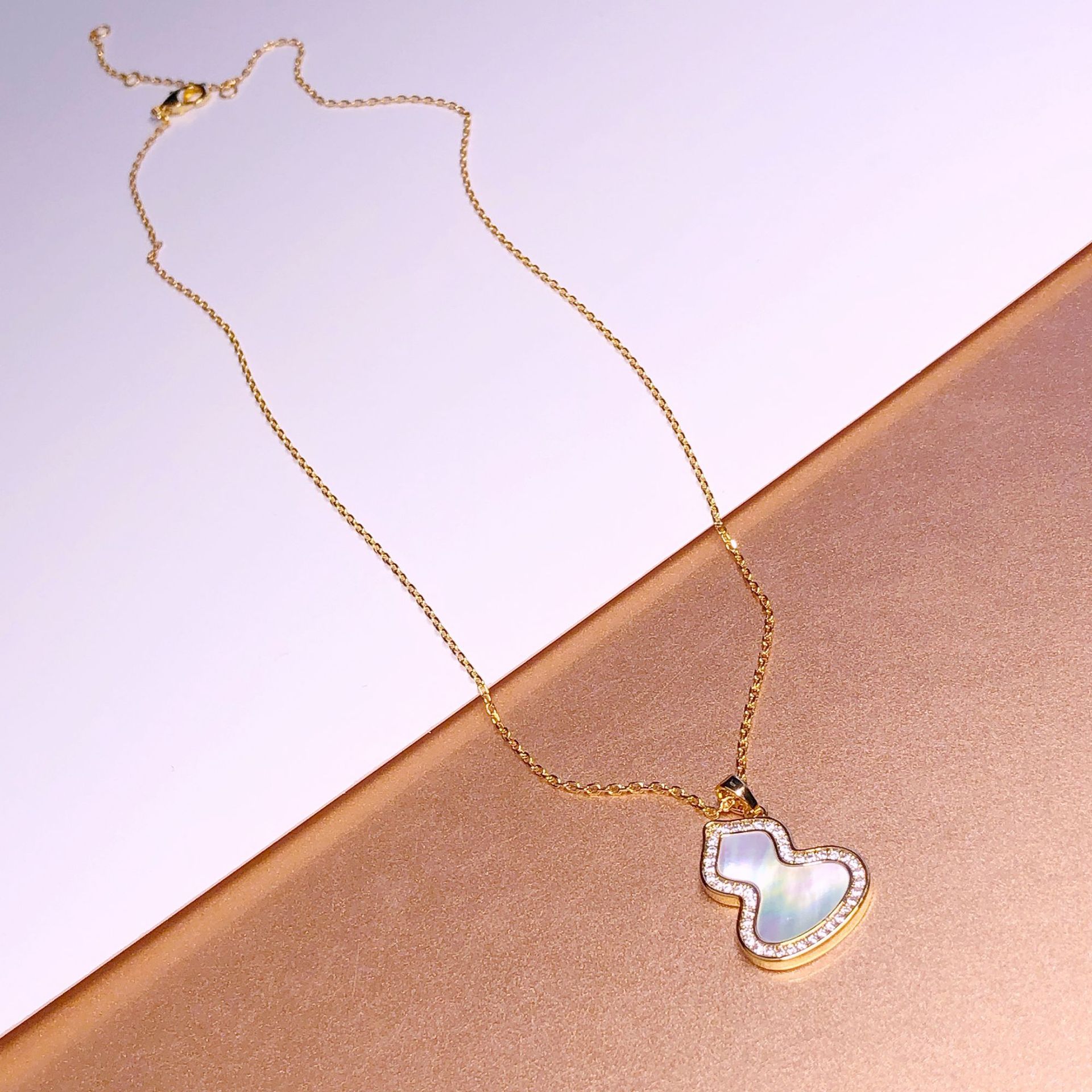 柏伶新款葫芦项链女式 简约白贝母镶钻锁骨链百搭高级感ins风饰品细节图