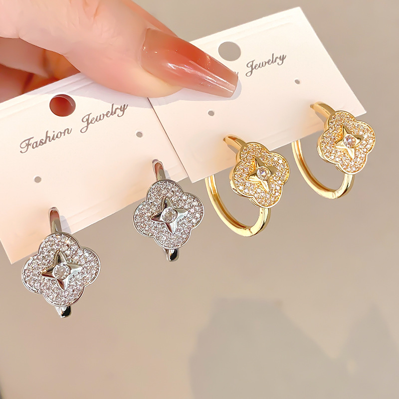 New best-selling copper-inlaid zircon four-leaf clover ear rings and ear buckles, light luxury, high-end, fashionable and exquisite earrings, full diamond earrings Application Scenario