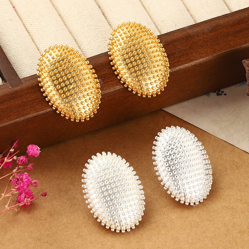 豆豆耳环2024新款夏季夸张耳钉设计感高级感小众金属风耳饰女复古