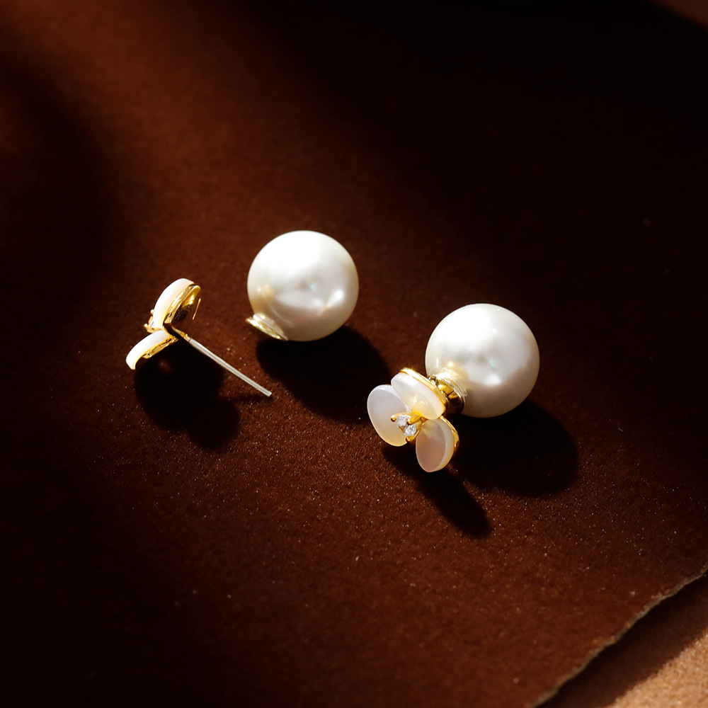 Hyacinth fresh and delicate flower stud earrings, a dual-wear, niche and high-end style, summer versatile and fashionable pearl new trendy earrings for women Specification image