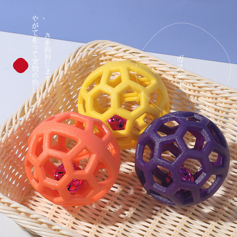 Pet toy hollowed-out bell ball dog interactive toy retrieval training includes a bell dog boredom relief tool Application Scenario