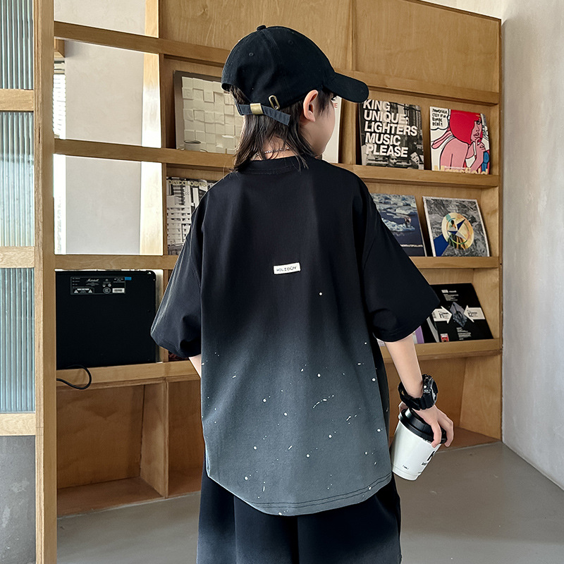 The boy's 2026 summer Starry Sky casual boy short-sleeved shirt, shorts, T-shirt, loose starry sky round-neck half-sleeved top, trendy Application Scenario