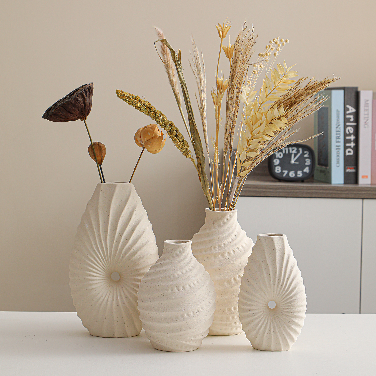 2026 New Nordic ceramic vases, simple flower arrangement vases, home living room decoration ornaments, creative vases, cross-border wholesale Application Scenario