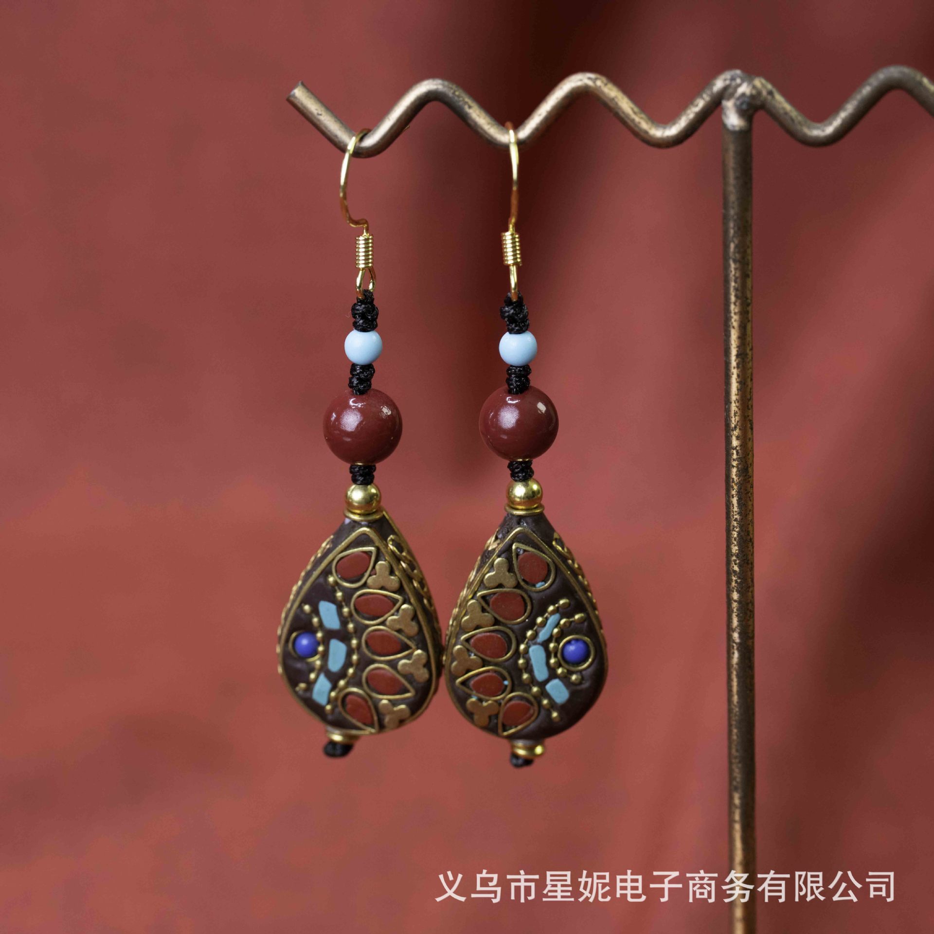 Thangka copper gold-plated pendant decorations, guitar necklaces, silver jewelry accessories, fashionable, individual and trendy accessory matching Item Picture
