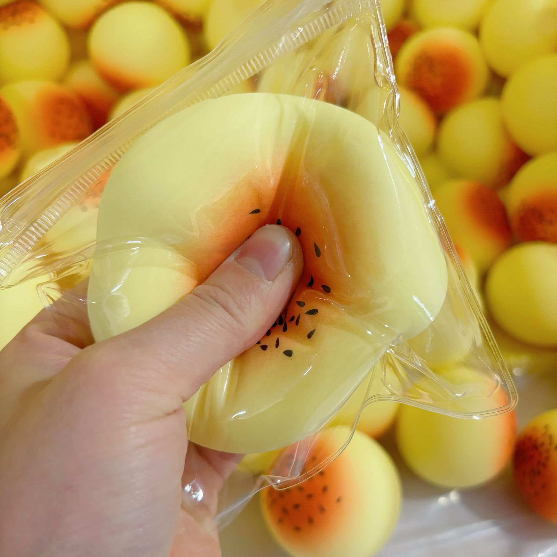 超软烂泥感流体蛋黄酥学生发泄神器玩具批发产品图