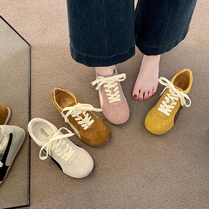 运动休闲鞋实物图