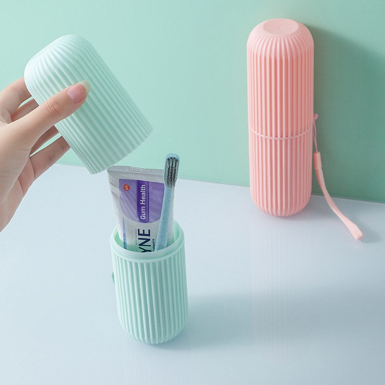 Toothbrush cup set, European-style couple family creative packaging, travel girl heart, toothpaste tube bottle, toothpaste cup, travel Application Scenario