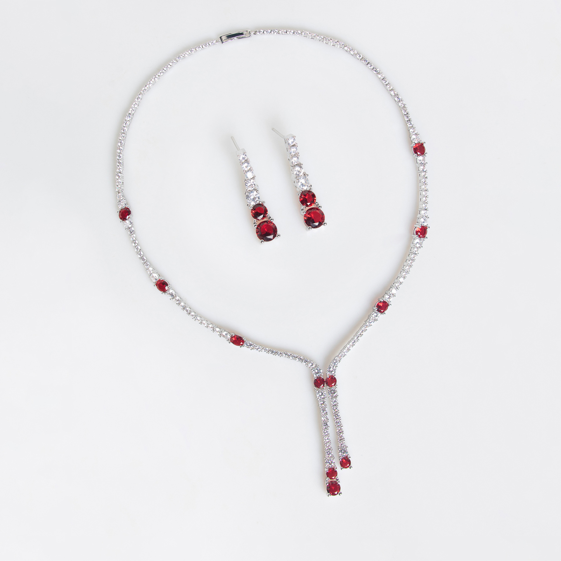 Liangya Liren's new European and American style dinner and dance accessories: all-copper zirconia sparkling quality necklace earrings Item Picture