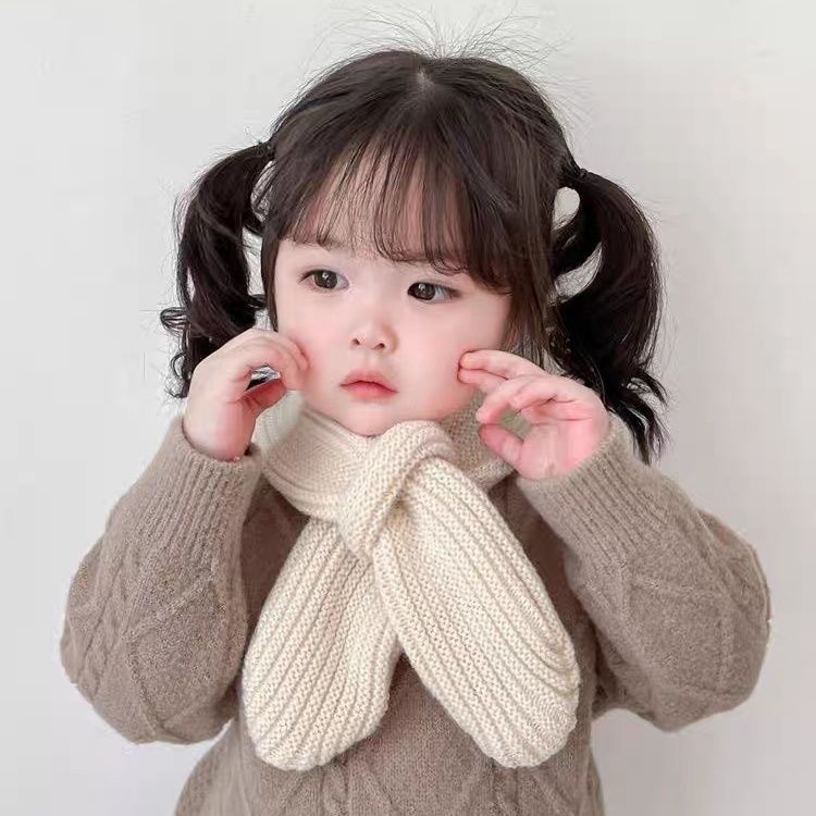 One-piece consignment of new cross-neck scarves for boys and girls, warm scarves for infants and toddlers in autumn and winter, baby scarves and hats, versatile items, wholesale from street stalls details Picture