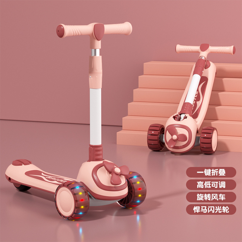 Children's 1-12 years old three-in-one scooter, little boys and girls. The scooter can be used for both sitting and riding Specification image