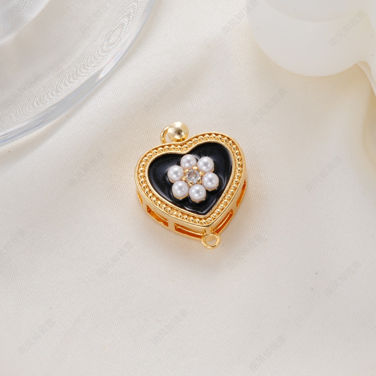 Copper plated with 18k high color retention, inlaid with pearls and oil, heart-shaped pin buckle, pearl necklace clasp, DIY jewelry accessory Specification image