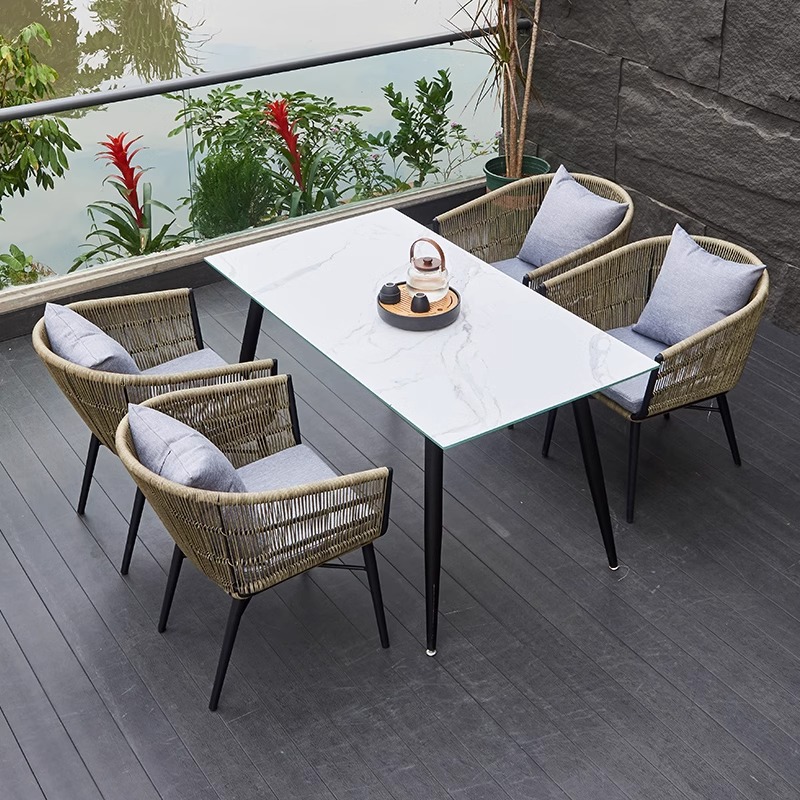 户外实木桌椅实物图