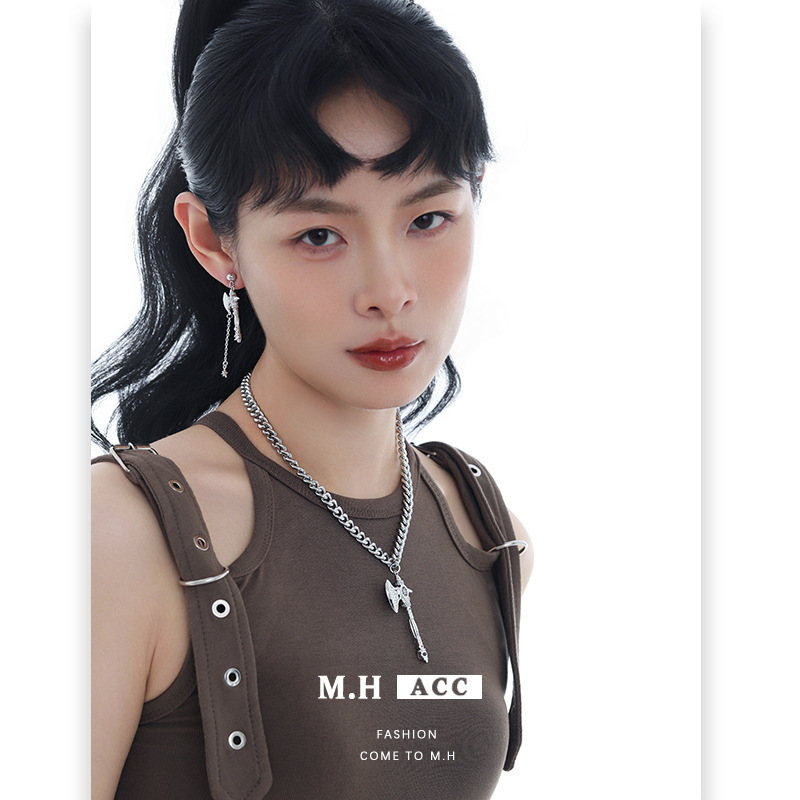 原创甜酷小众设计感斧刃裁决系列耳环女独特时尚百搭925银针耳饰 details Picture