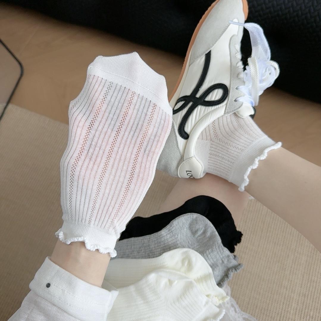 White lace pile socks for women's summer, thin mesh breathable mid-calf socks, school style, ballet style, black ear-trimmed socks details Picture