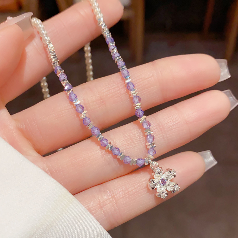 Spring new style, fashionable and fresh purple beaded flower pendant necklace, exquisite, gentle and versatile collarbone chain Application Scenario