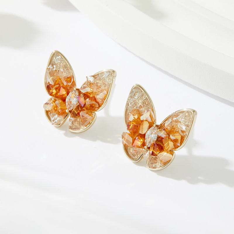 Ligero lujo premium sensación gradiente cristal mariposa pendientes aleación de cobre café chapado de oro con circonio s925 agujas de plata para mujeres orejeras details Picture