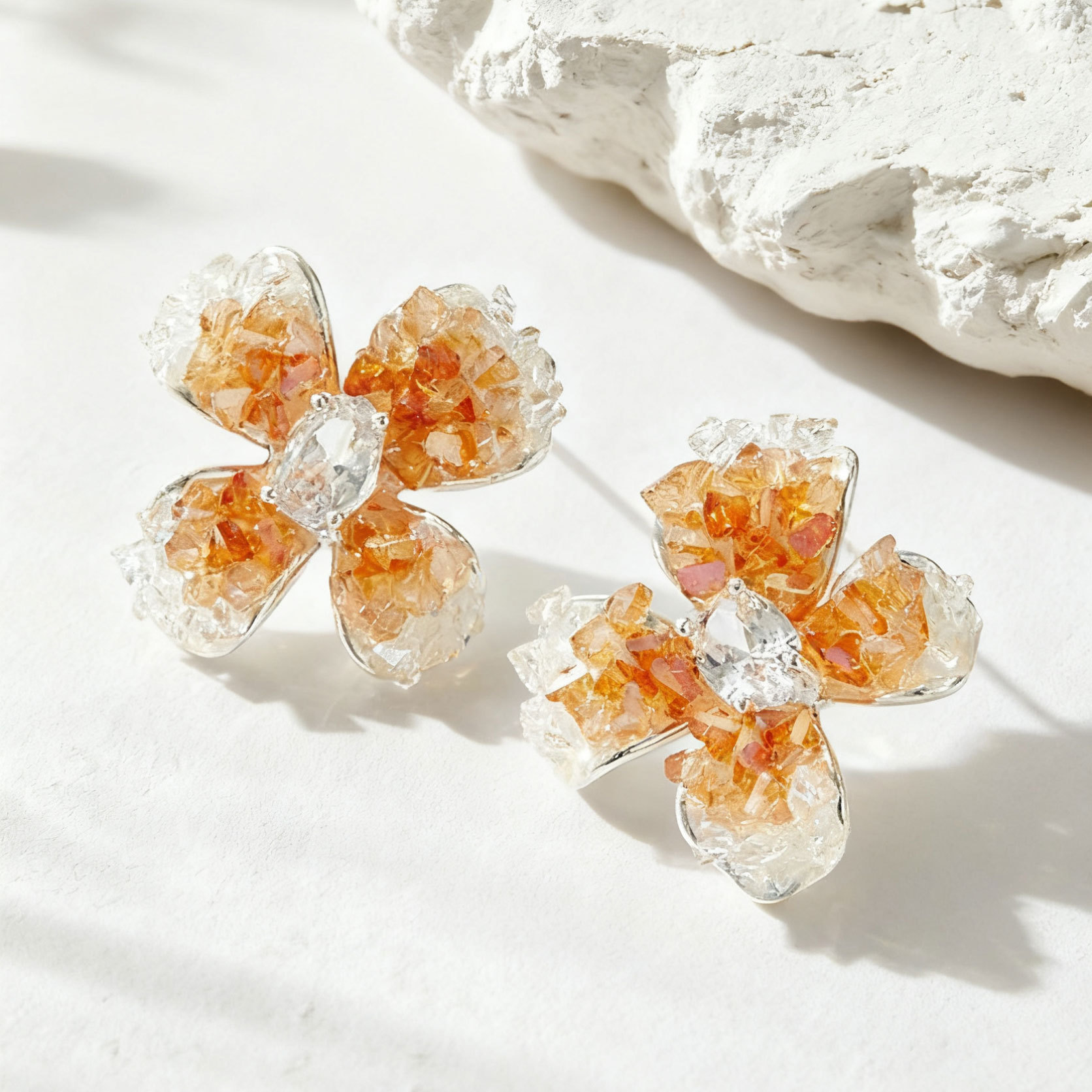 Small and fresh style gradient crystal flower ear studs, copper alloy with zirconium inlaid s925 silver needle, daily versatile and exquisite earrings details Picture
