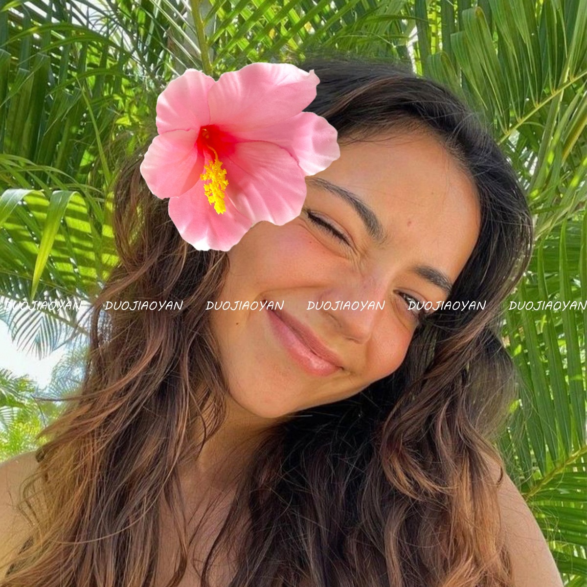 New cross-border Hibiscus flower hairpin, oversized realistic fabric flower Hawaiian vacation style, 12cm creative hairpin for women Application Scenario