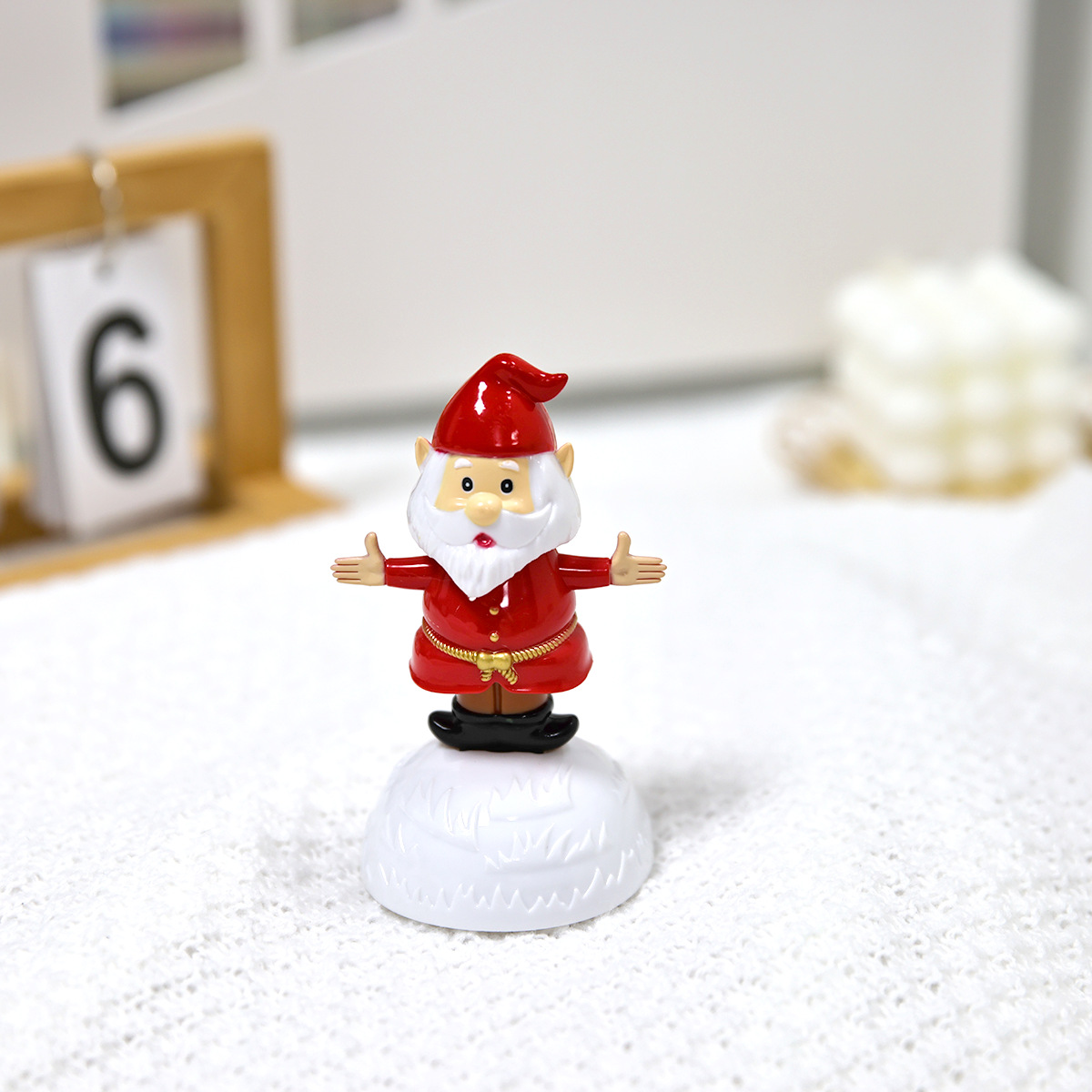 Creative solar swing dolls, shaking heads, Christmas gifts, car ornaments, waving Santa Claus ornaments details Picture