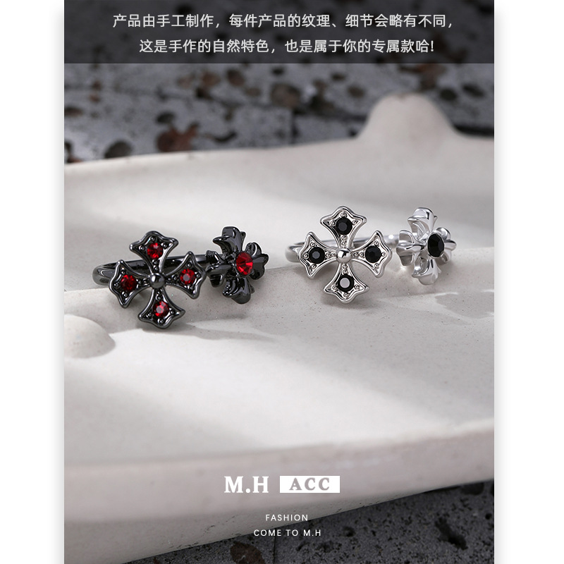Retro dark Gothic style night starlight ring for women, a light luxury and high-end design, original ins ring Application Scenario
