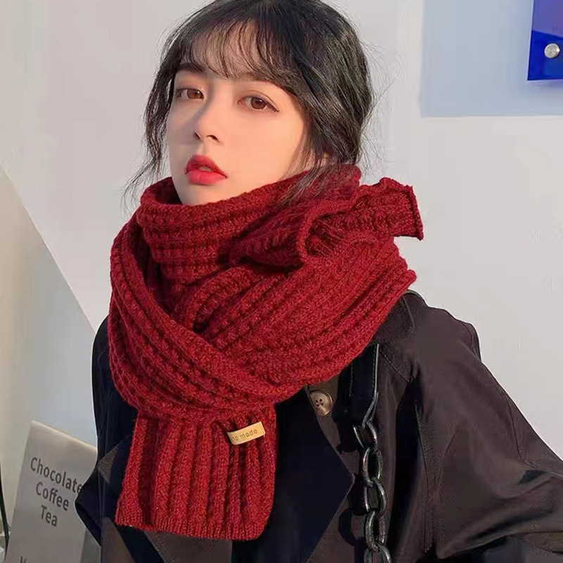 One-piece delivery of Christmas and New Year red new style scarves for women, winter Korean style, versatile, warm, thickened knitted woolen, gift-giving, checkered scarves, wholesale from street stalls details Picture