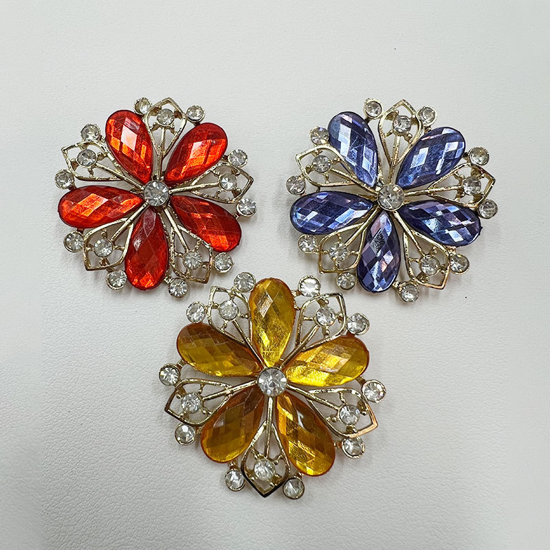 高档彩钻花卉胸针ins风轻奢礼服西装配饰合金别针外套胸花潮批发产品图